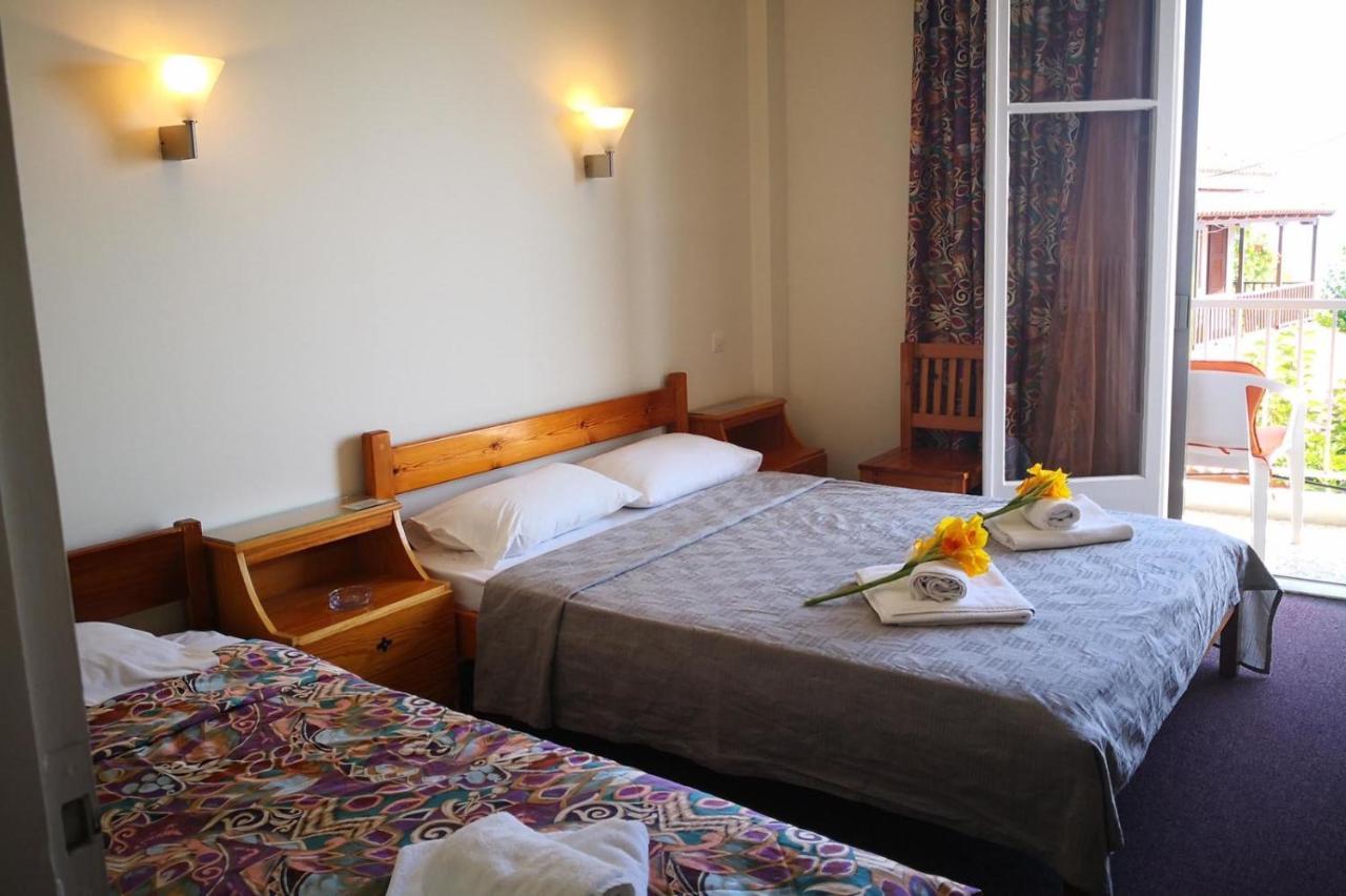 Taradella Hotel Alissos Eksteriør billede